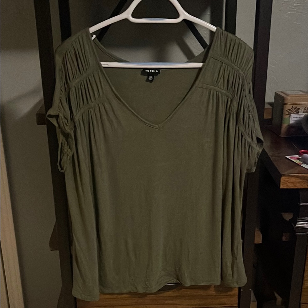 Torrid Green Ruched Short Sleeve Blouse